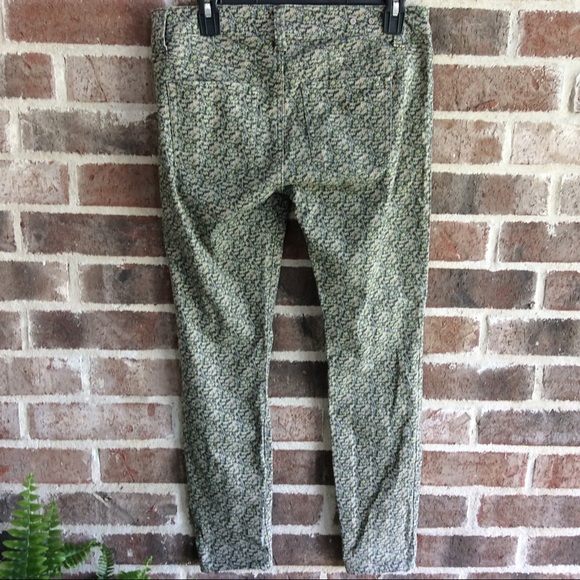 CAbi Skinny Ditsy Floral Print Green Jeans 5083 - Picture 4 of 7